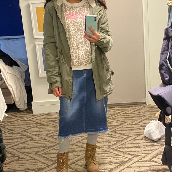 Old Navy Pink and Leopard Sweatshirt🎀 - Picture 9 of 9